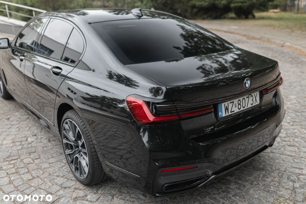BMW Seria 7 750i xDrive - 14