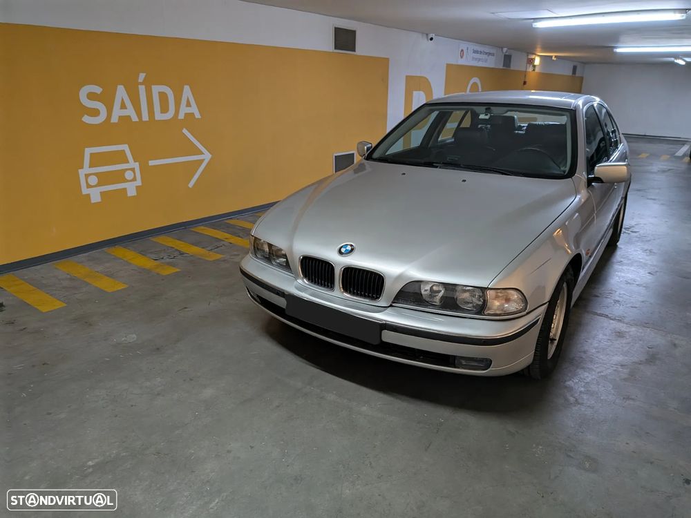 BMW 528 iA - 2