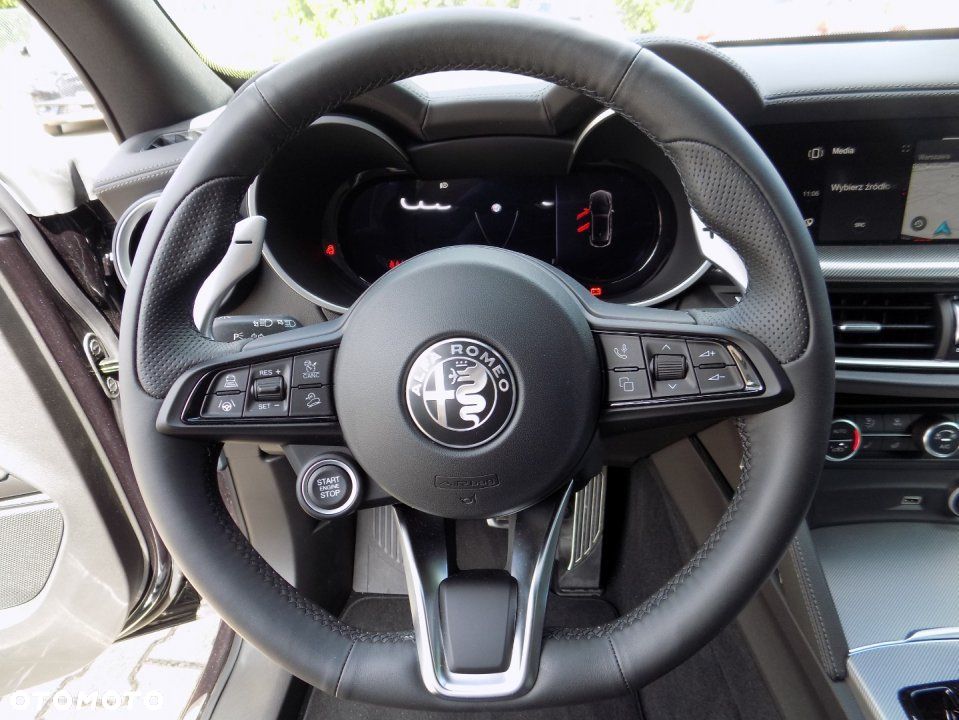 Alfa Romeo Stelvio - 11