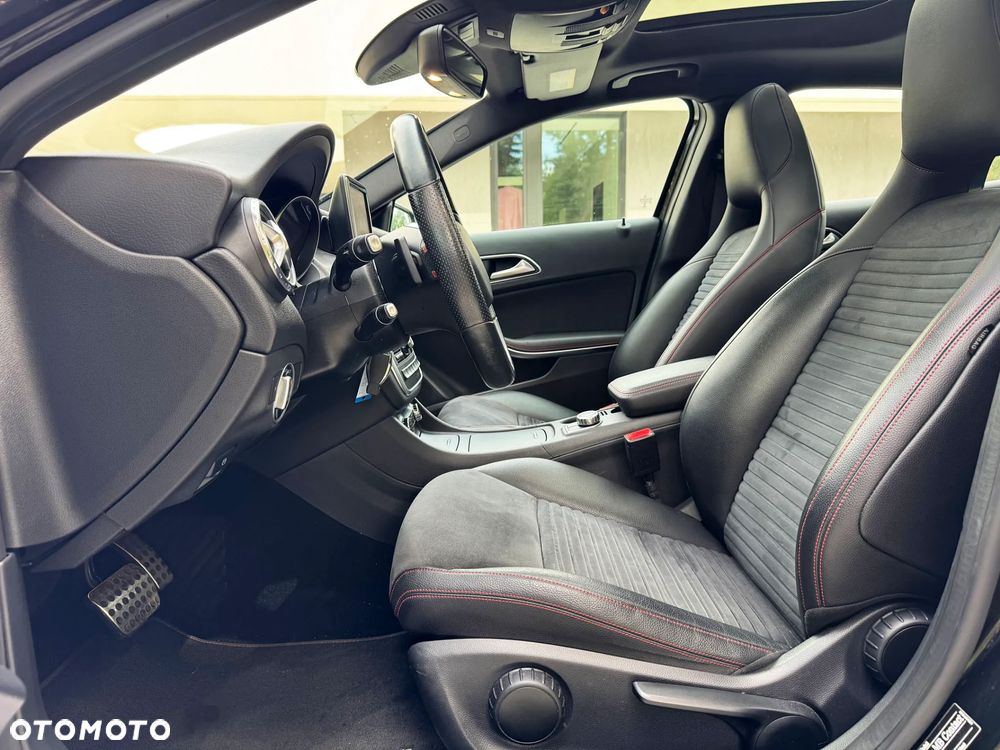 Mercedes-Benz GLA 250 4Matic 7G-DCT AMG Line - 18