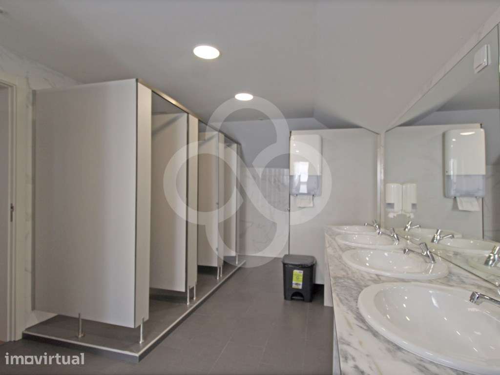 Quarto individual , situado na residência de estudantes em Lisboa - Grande imagem: 4/9