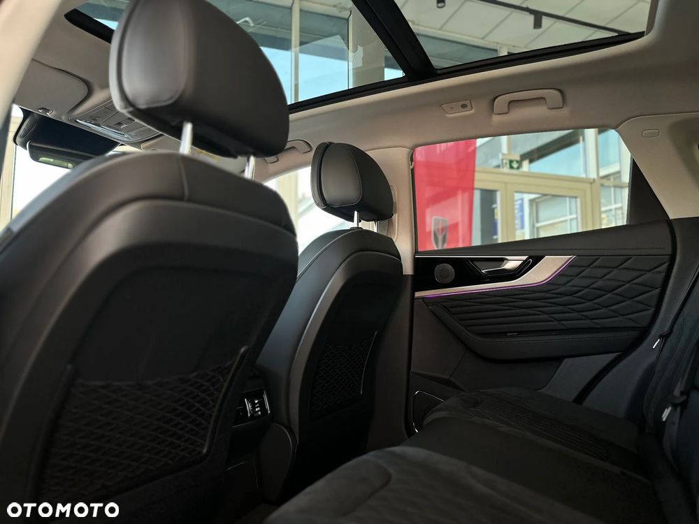 Hongqi HS5 - 13
