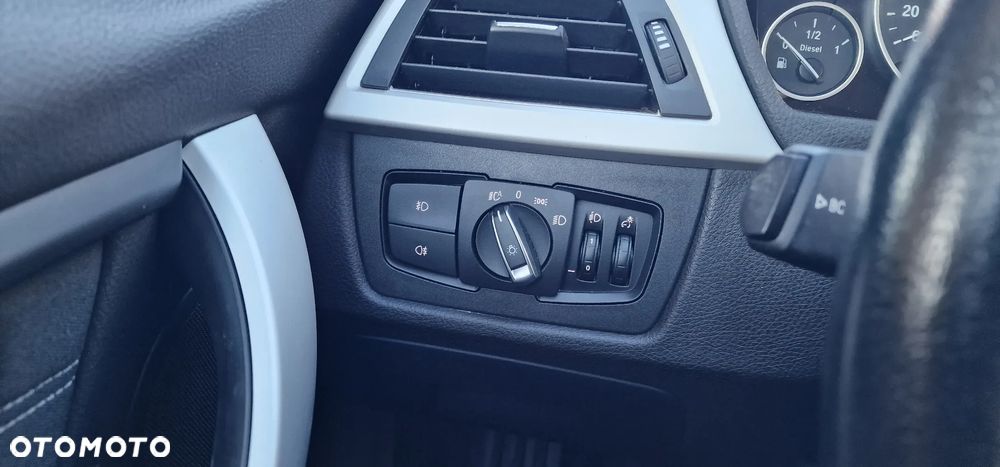 BMW Seria 3 318d Sport Line - 18