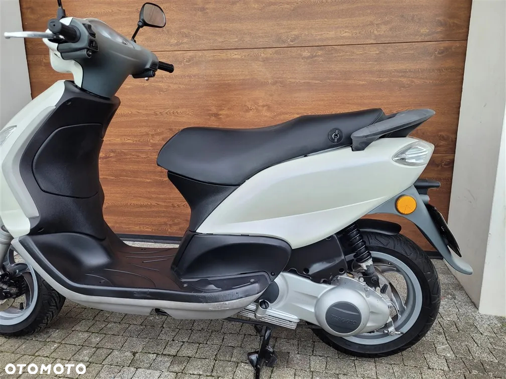 Piaggio FLY - 9