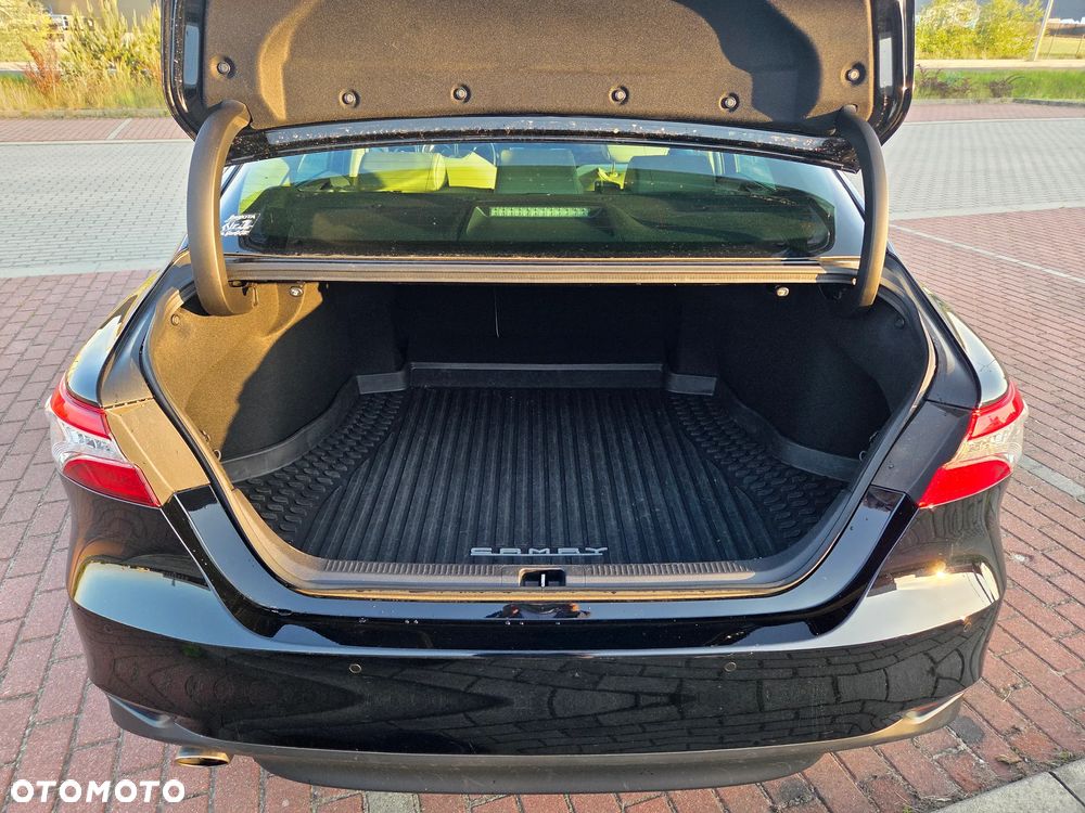 Toyota Camry 2.5 Hybrid Executive CVT - 18