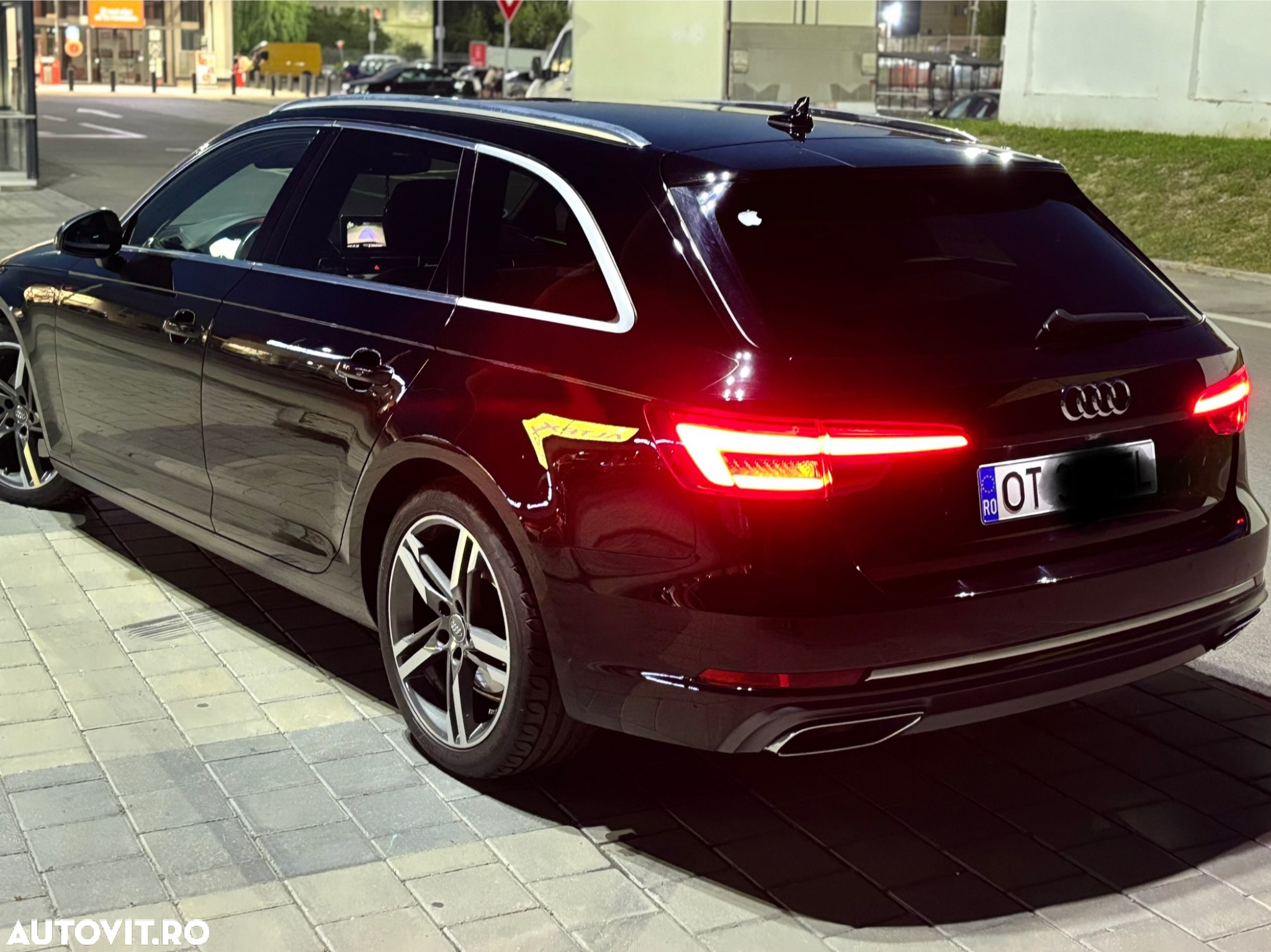 Audi A4 Avant 2.0 TDI S tronic - 12