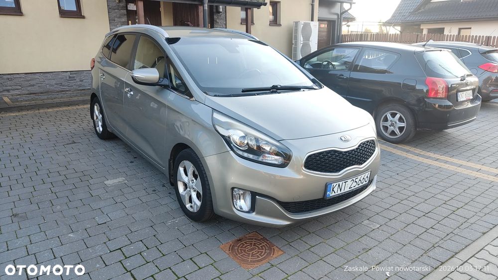 Kia Carens 2015 photo 2