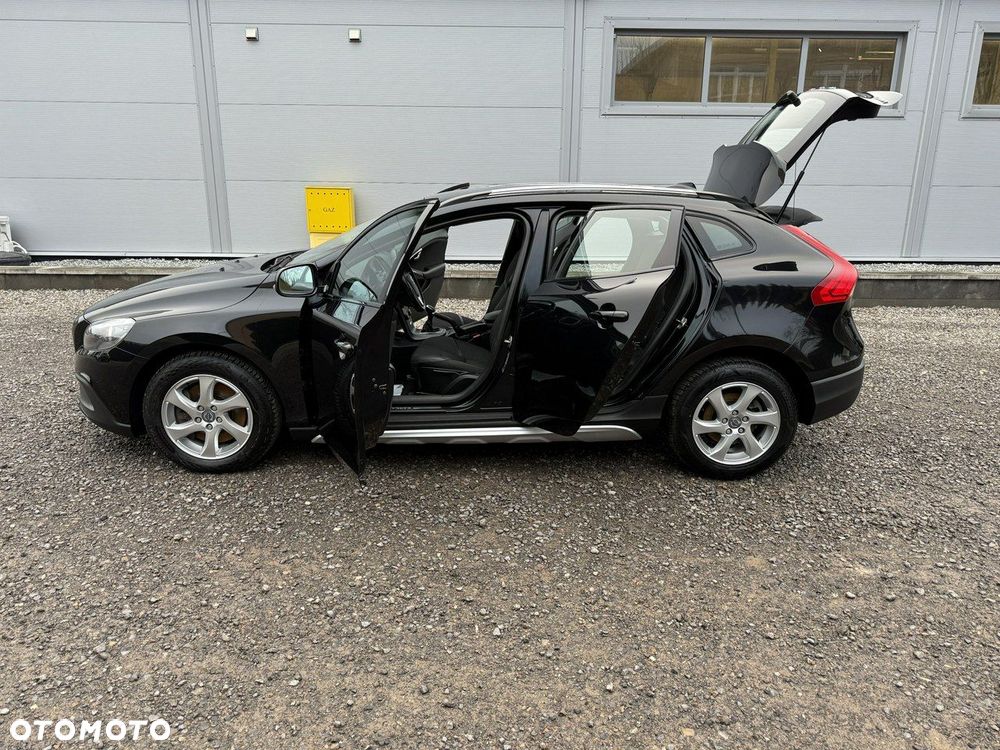 Volvo V40 Cross Country - 18
