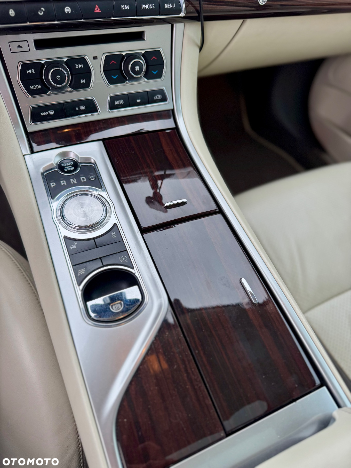 Jaguar XF 3.0 T Portfolio - 12