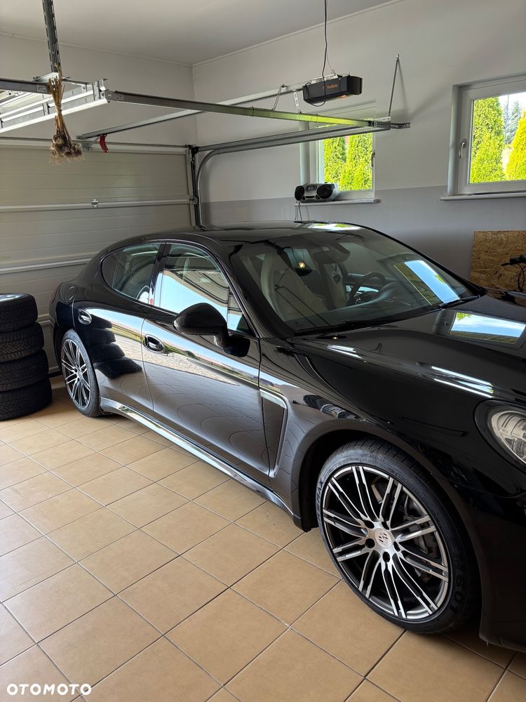 Porsche Panamera S - 16