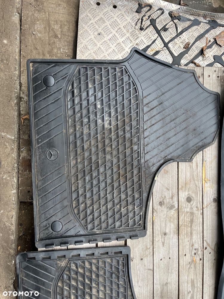 Dywaniki gumowe Mercedes Sprinter W910 W907 - 3