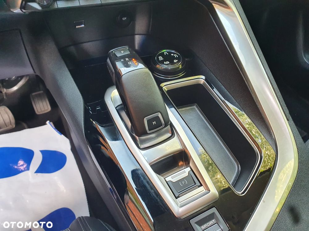 Peugeot 3008 PureTech 130 Stop & Start GPF EAT8 Crossway - 16