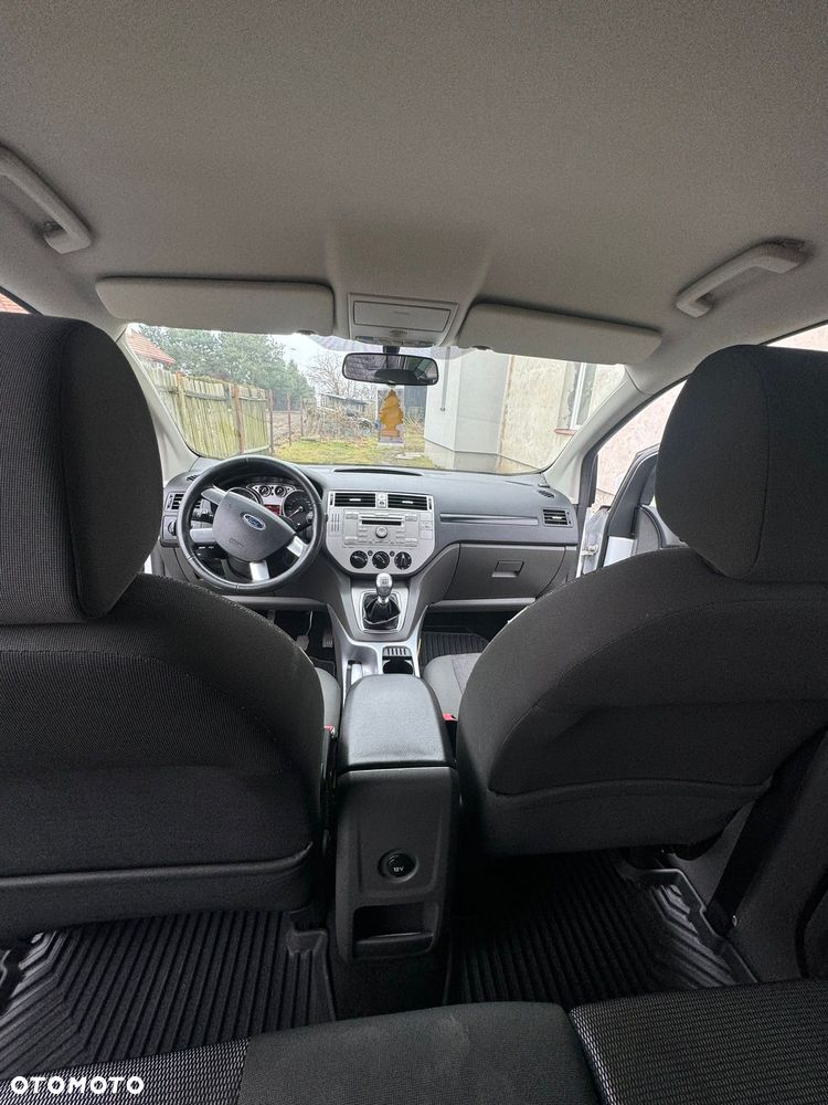 Ford Kuga - 10