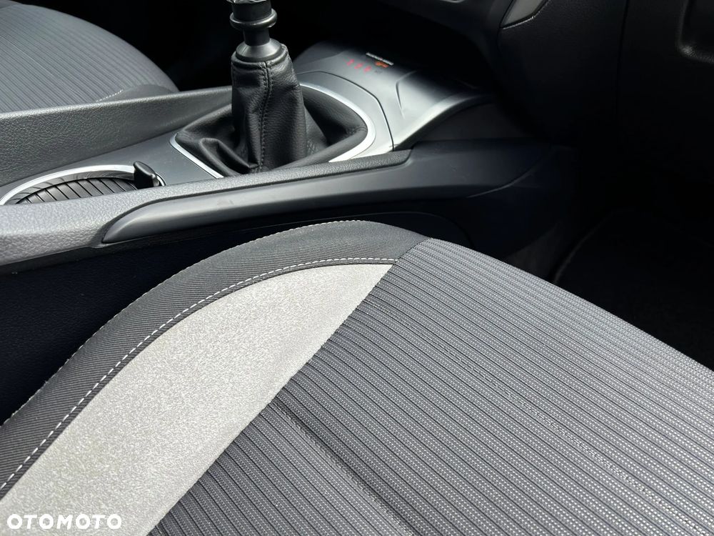 Toyota Avensis 1.6 Business Edition - 24