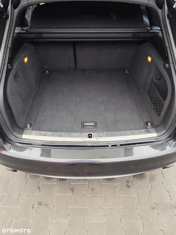 Audi A4 ver-avant-2-0-tfsi-quattro-s-tronic-s-line-sportpaket - 23