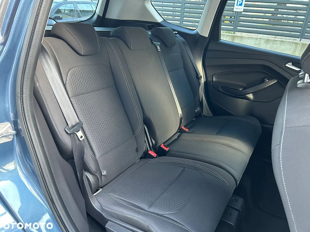 Ford Kuga - 10