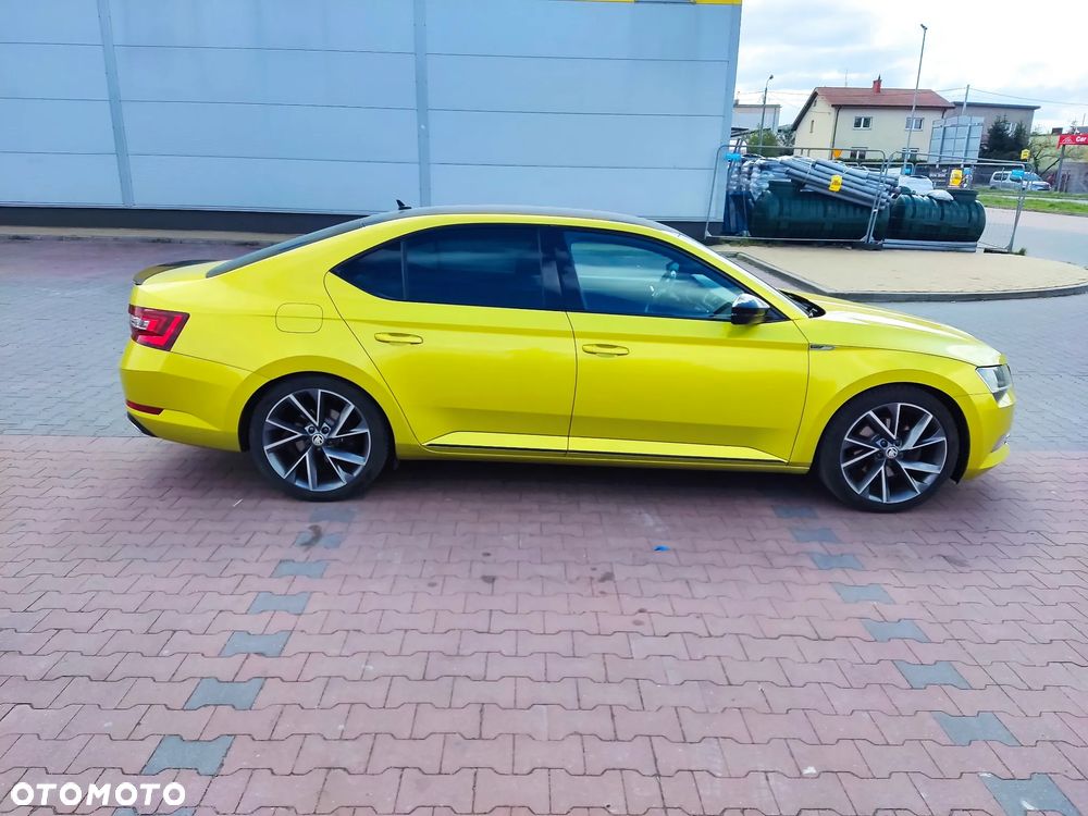 Skoda Superb 2.0 TDI Sportline - 5