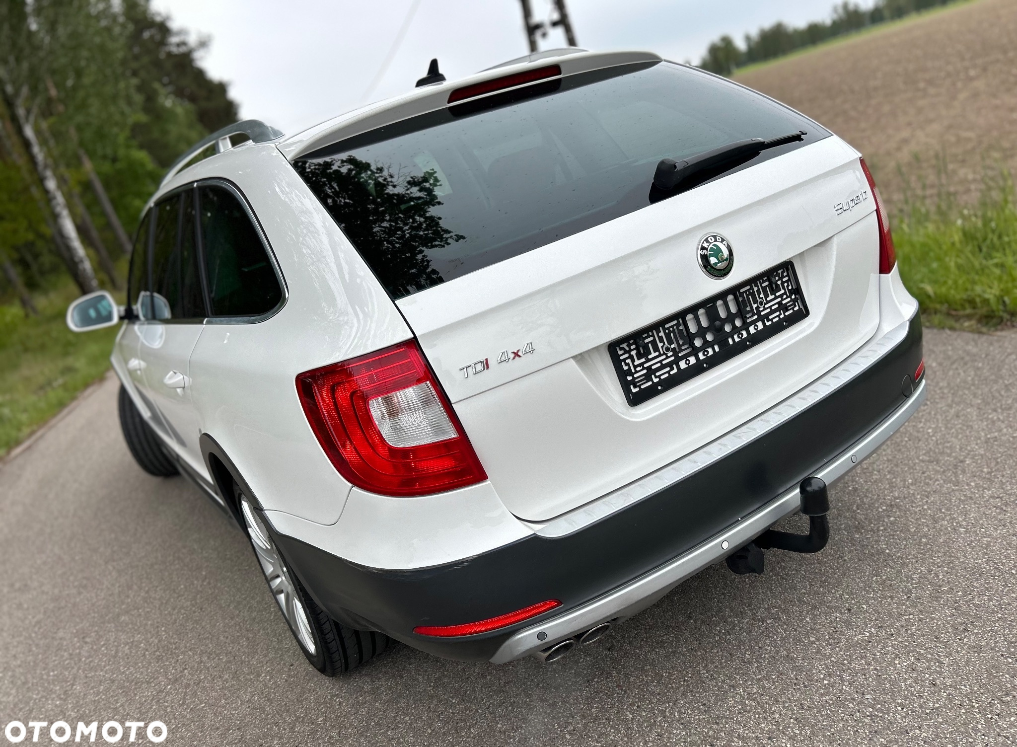 Skoda Superb Combi 2.0 TDI 4x4 DSG AllDrive - 5