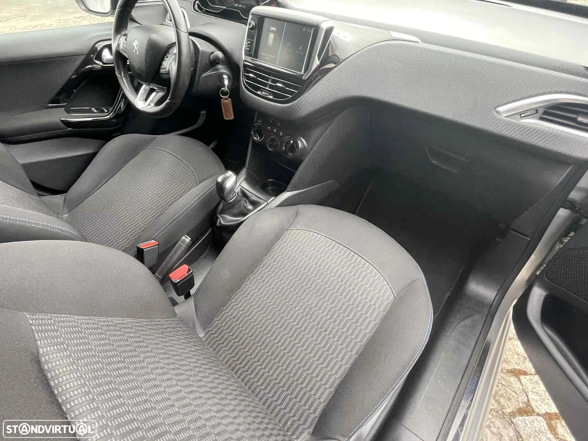 Peugeot 208 1.2 PureTech Style - 14
