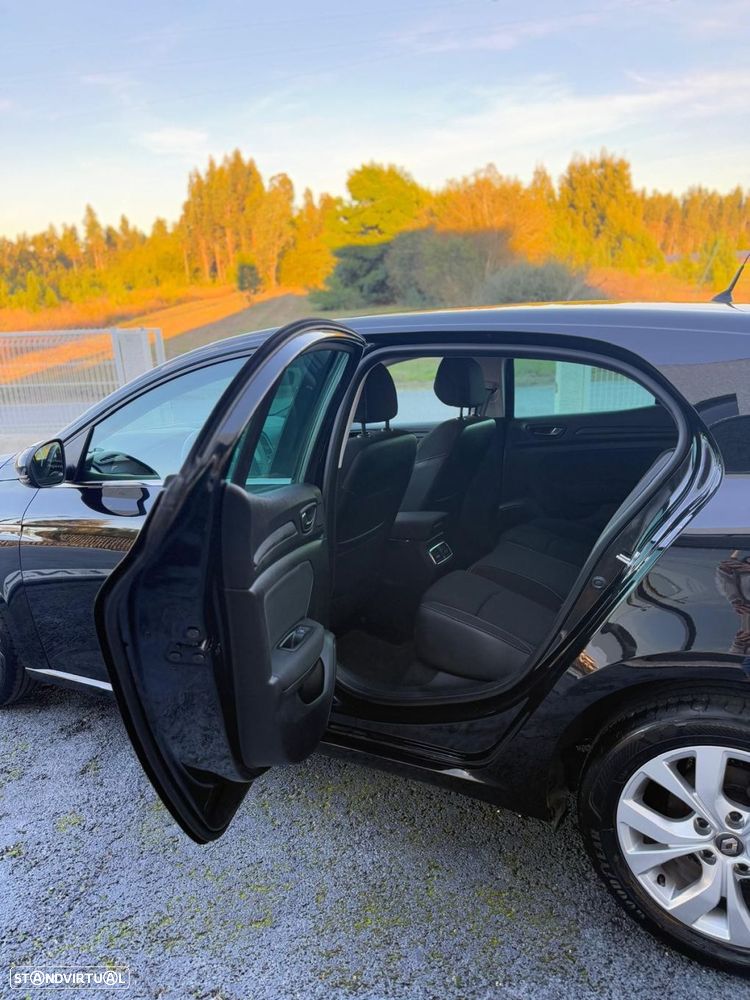 Renault Mégane 1.3 TCe Limited - 22