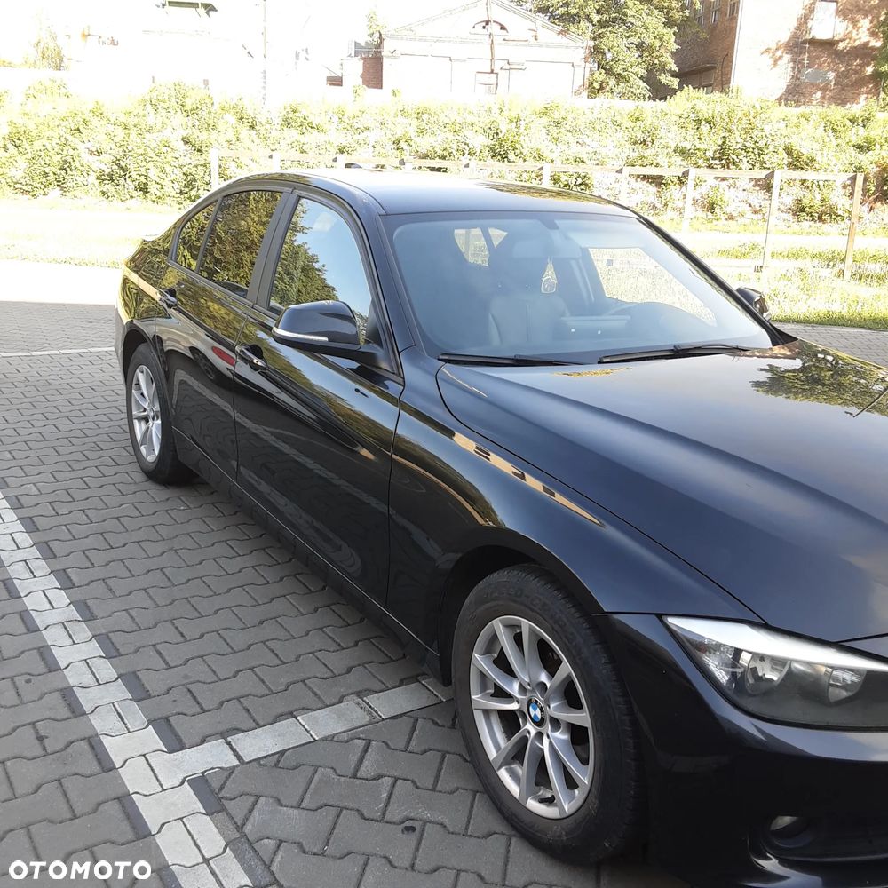 BMW Seria 3 316i - 5