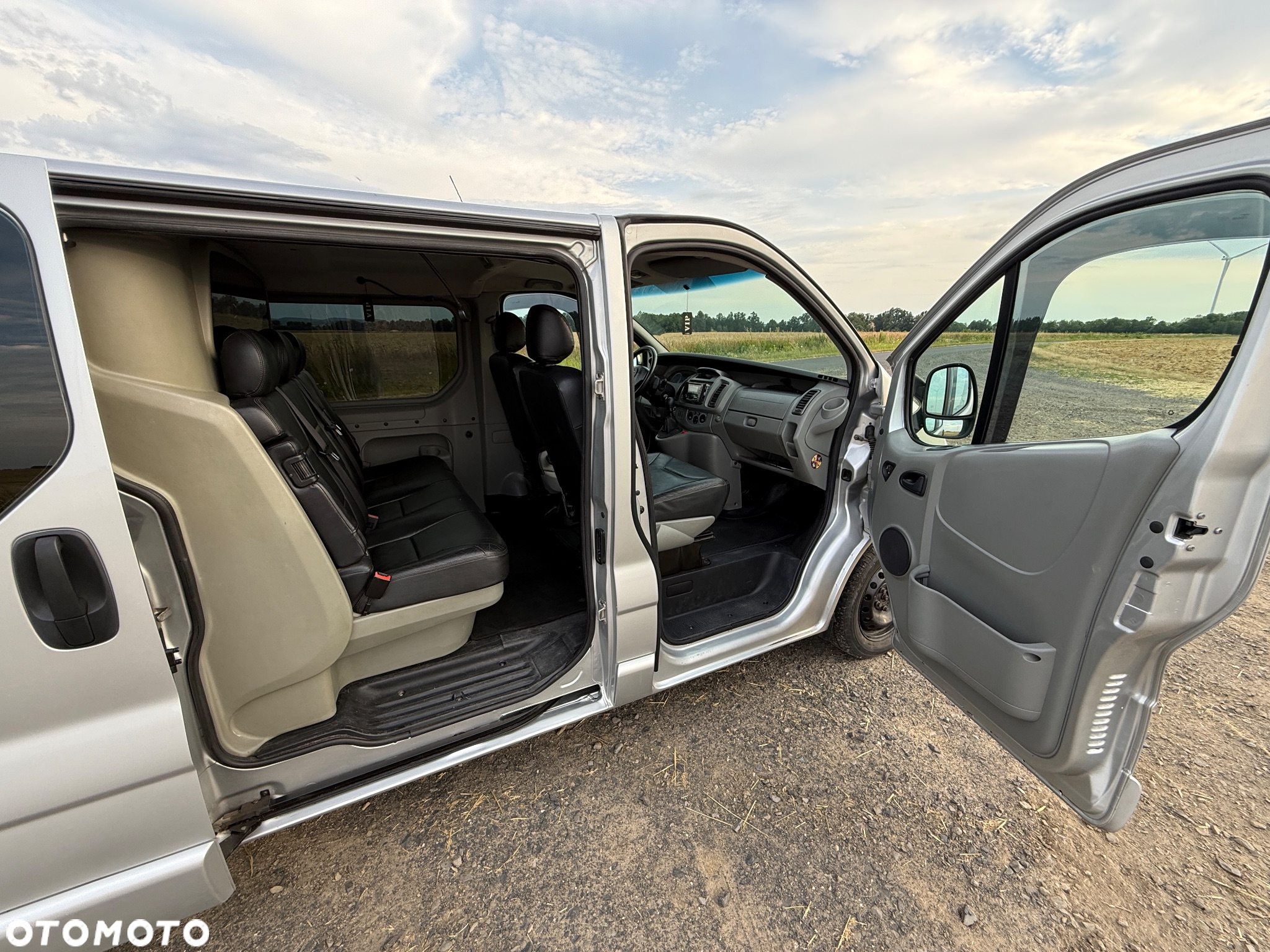 Opel Vivaro - 8