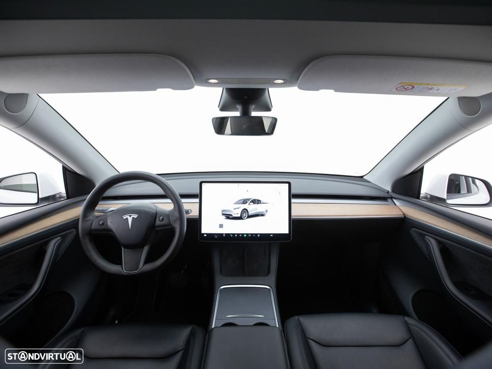 Tesla Model Y Long Range Dual Motor AWD - 8