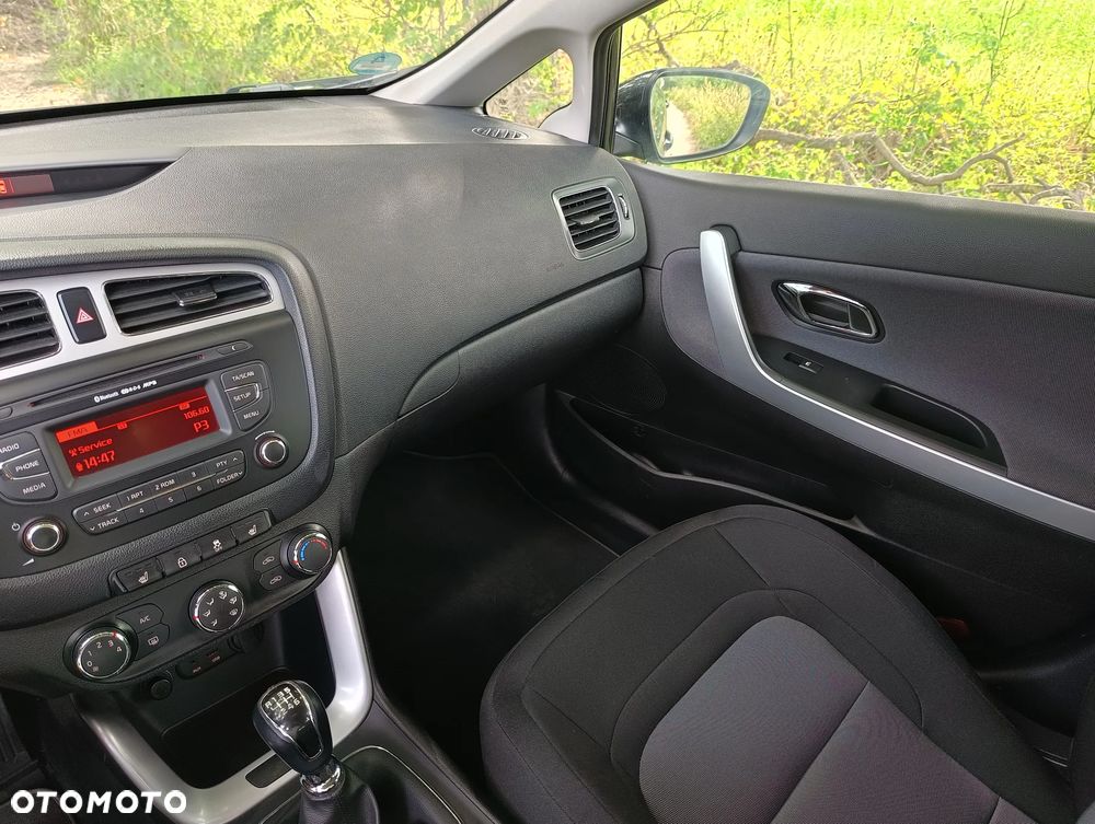 Kia Ceed 1.6 CRDi 128 Fifa World Cup Edition - 21
