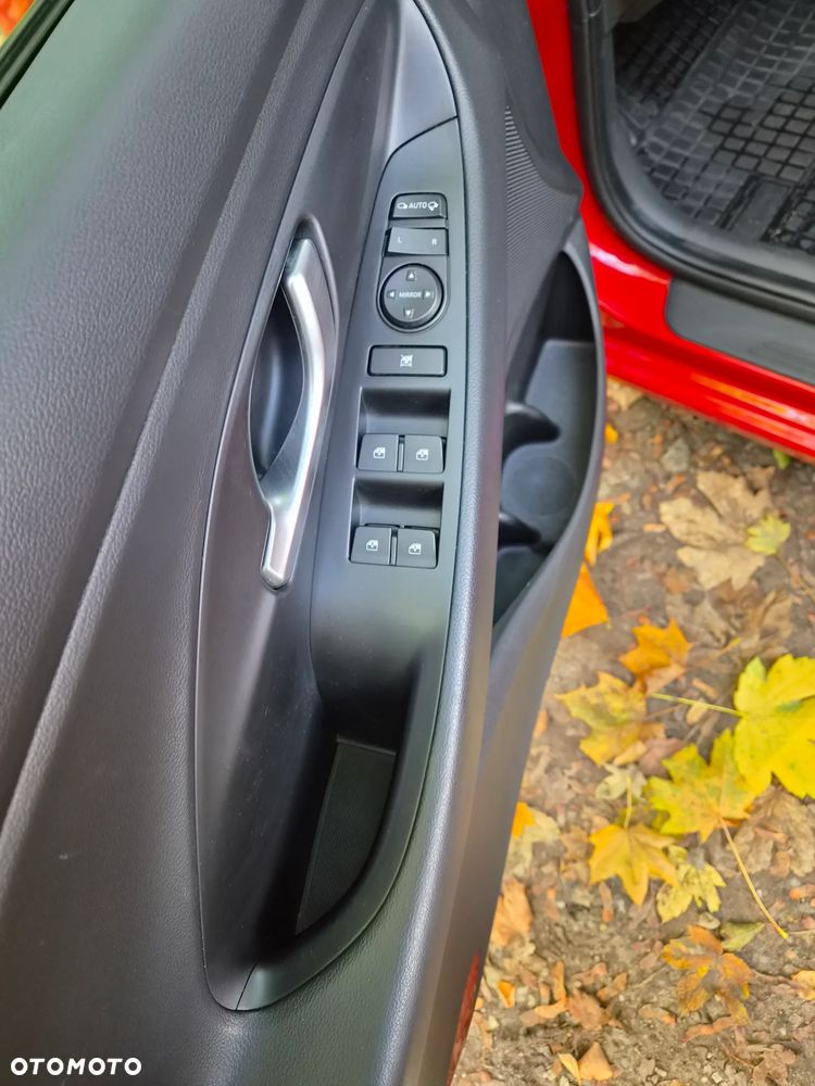 Hyundai i30 1.6 D Comfort - 26