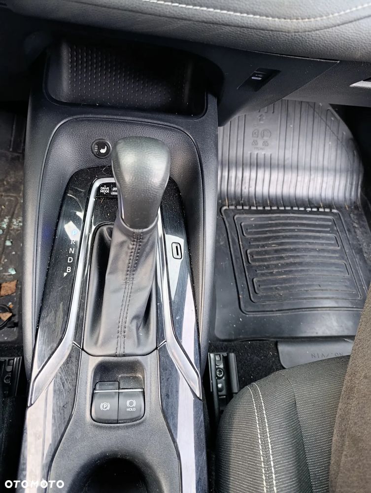 Toyota Corolla 1.8 Hybrid Club - 13