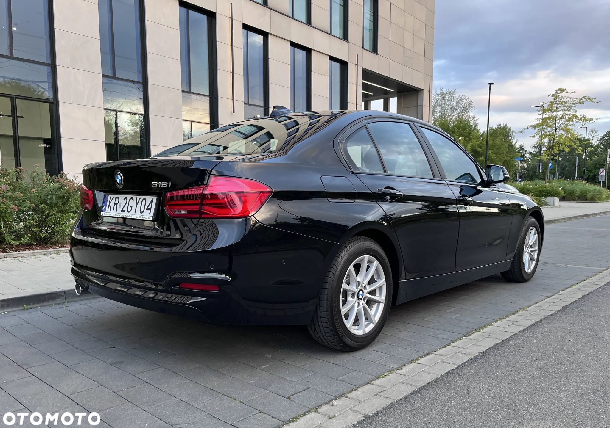 BMW Seria 3 318i - 4