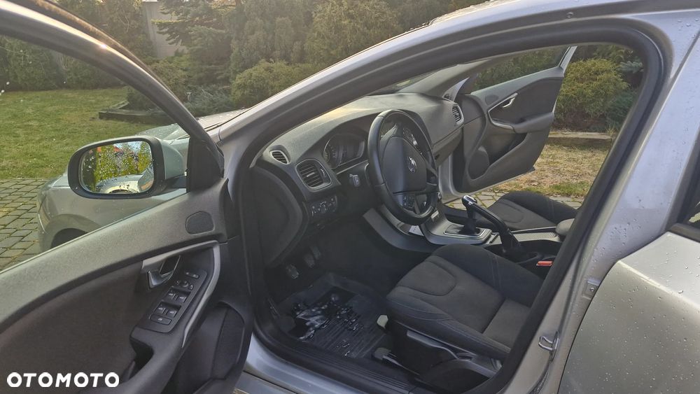 Volvo V40 D2 Momentum - 6