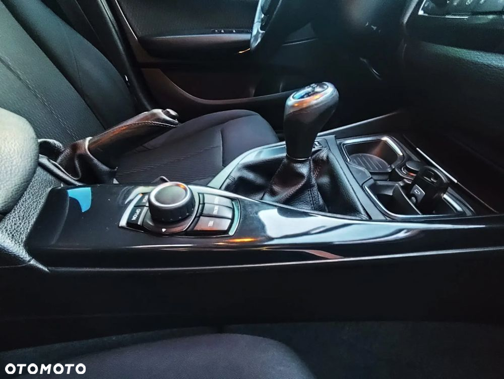 BMW Seria 1 118d - 21