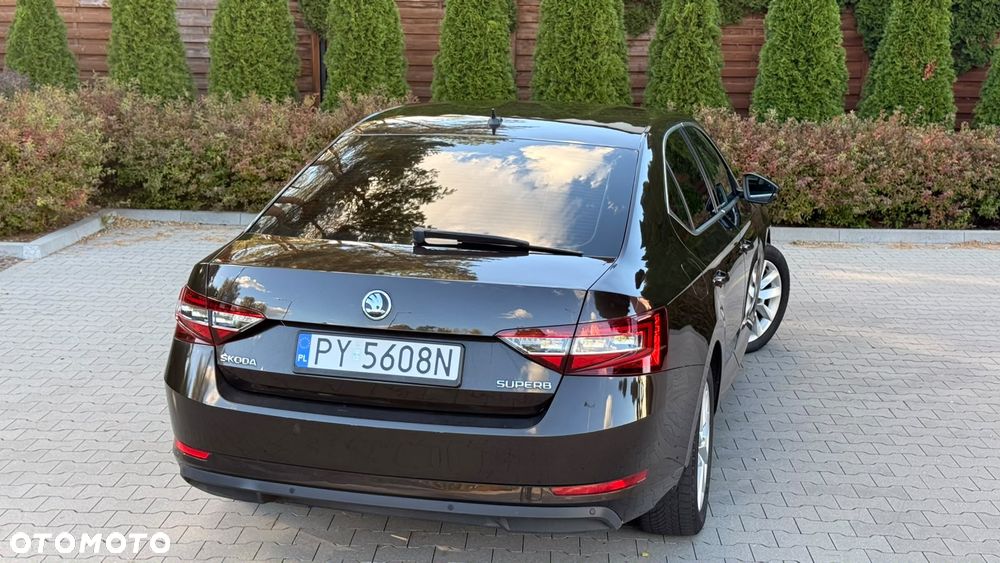 Skoda Superb 2.0 TDI Style - 24