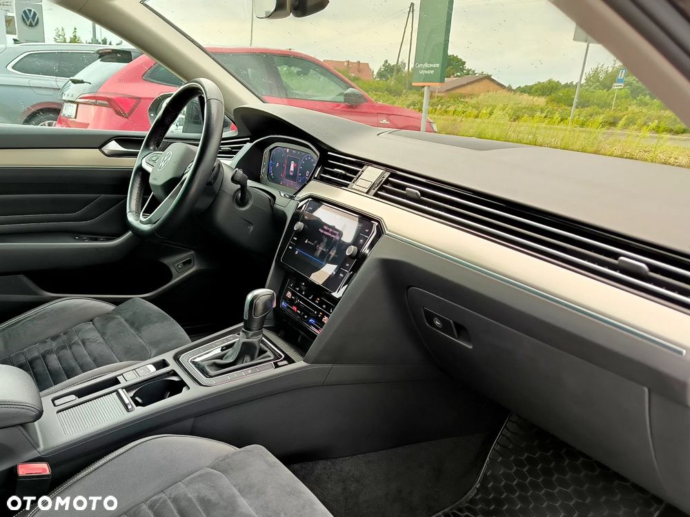 Volkswagen Passat Variant 2.0 TDI Elegance DSG - 10