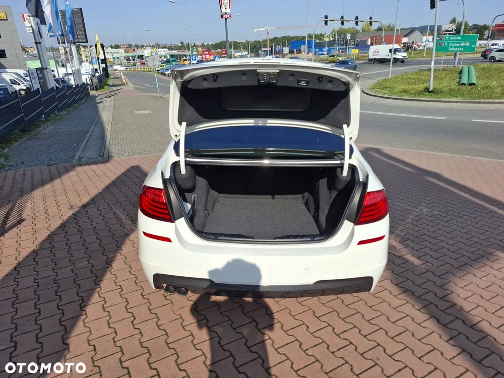 BMW Seria 5 525d xDrive Luxury Line - 14