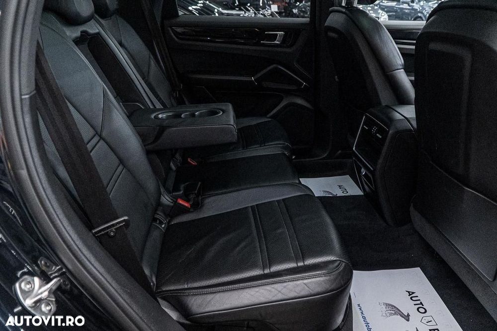 Porsche Cayenne S Tiptronic S Platinum Edition - 9