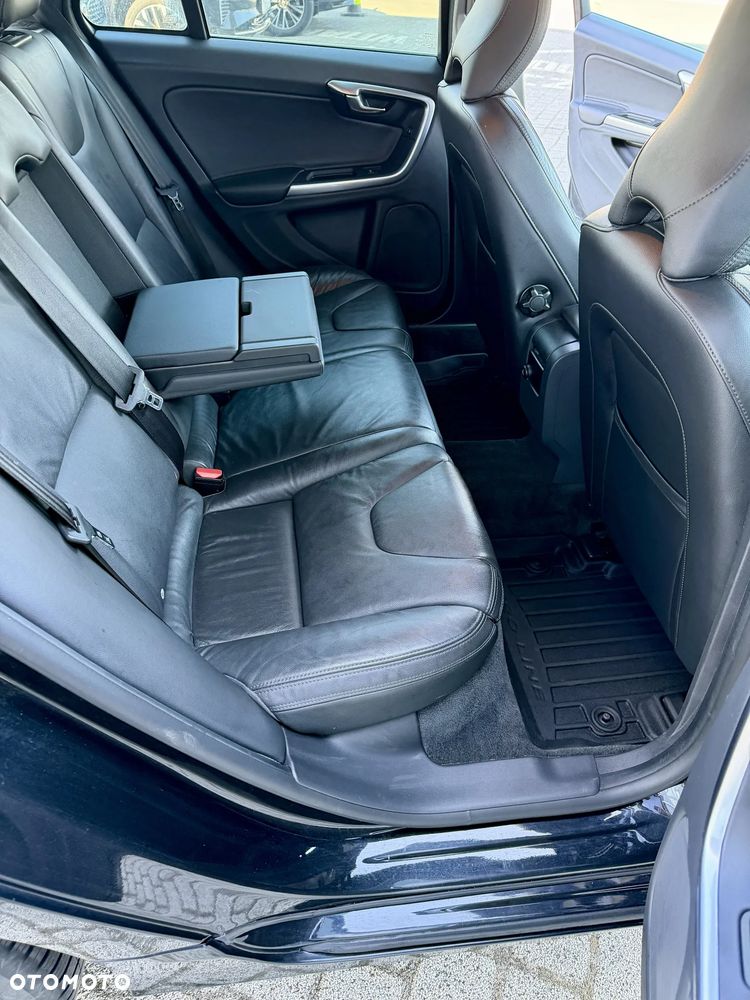 Volvo V60 D5 Summum - 7