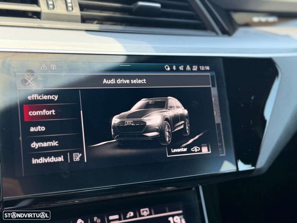 Audi e-tron 55 quattro S line - 23
