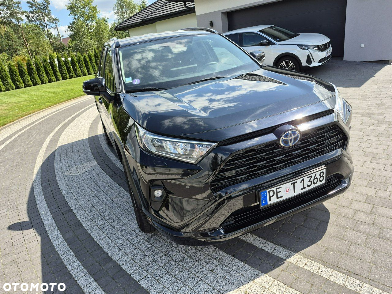Toyota RAV4 - 16