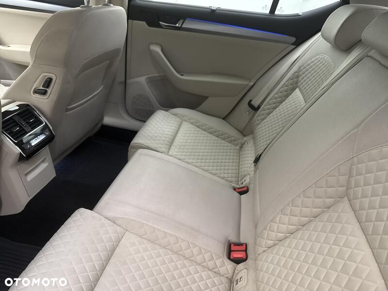 Skoda Superb 2.0 TDI Style DSG - 22