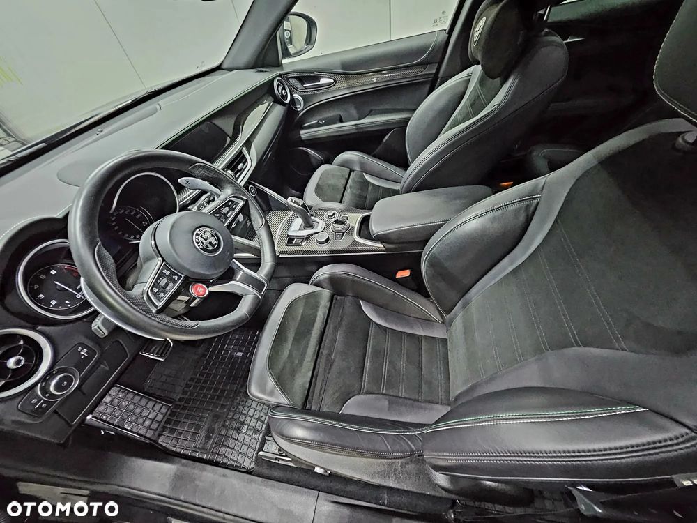 Alfa Romeo Stelvio 2.9 V6 Bi-Turbo Quadrifoglio Q4 - 11