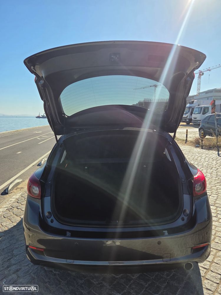 Mazda 3 Hatchback 1.5 Sky-D Excellence Navi - 14
