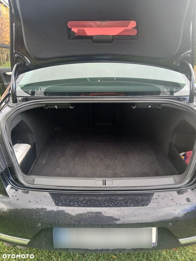 Volkswagen Passat - 13