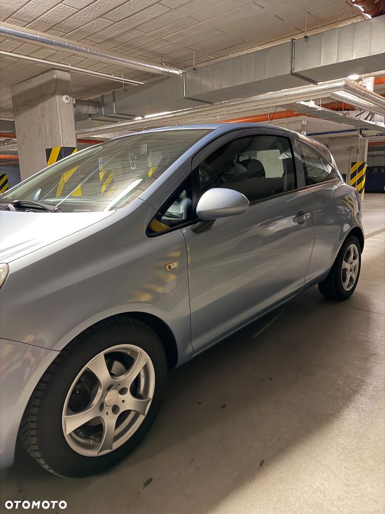 Opel Corsa 1.4 16V Cosmo - 2
