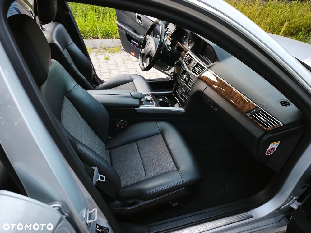 Mercedes-Benz Klasa E 300 CDI DPF BlueEFFICIENCY 7G-TRONIC Avantgarde - 12