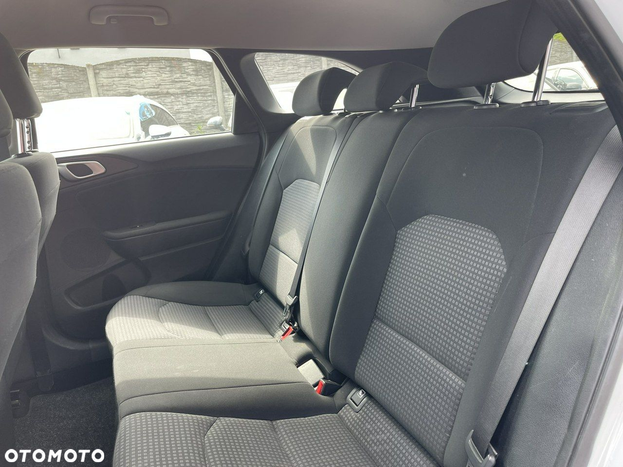 Kia Ceed - 10