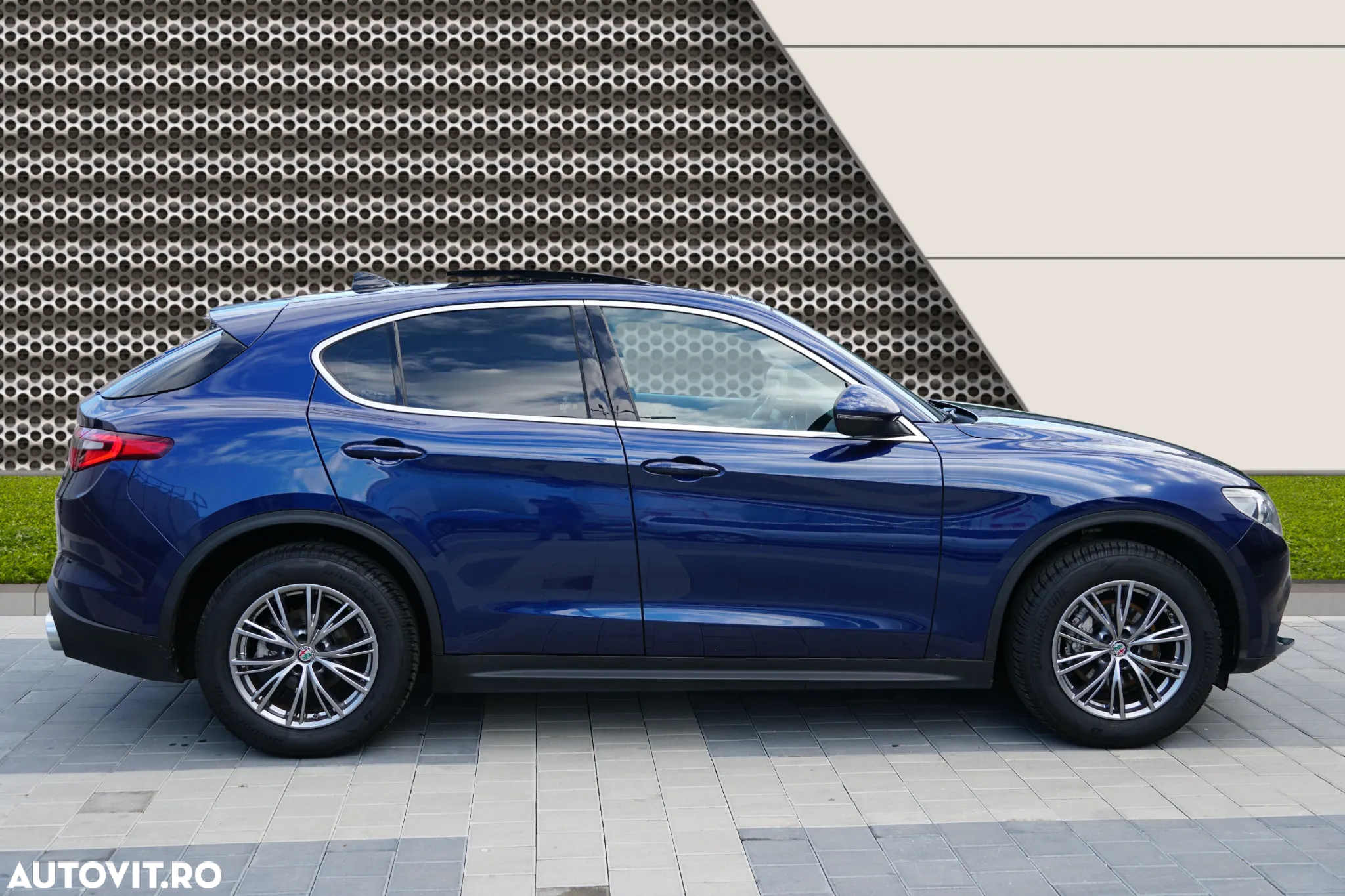 Alfa Romeo Stelvio - 2