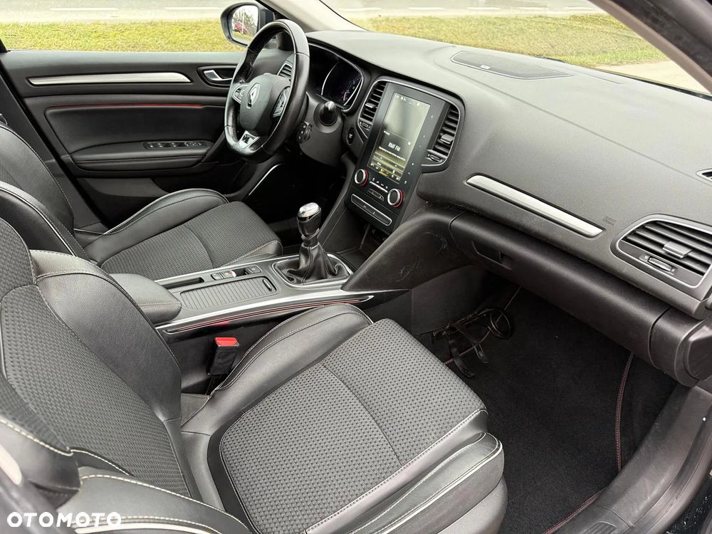 Renault Megane ENERGY TCe 130 BOSE EDITION - 19