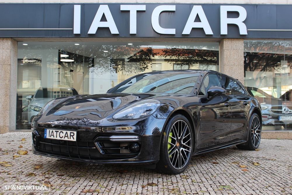 Porsche Panamera Sport Turismo 4 E-Hybrid - 1